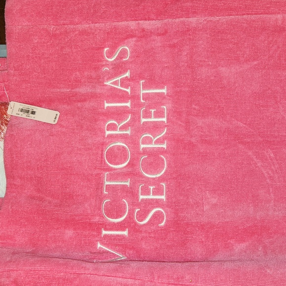 Victoria’s Secret NWT Weekender Getaway Beach Tote - Picture 1 of 5